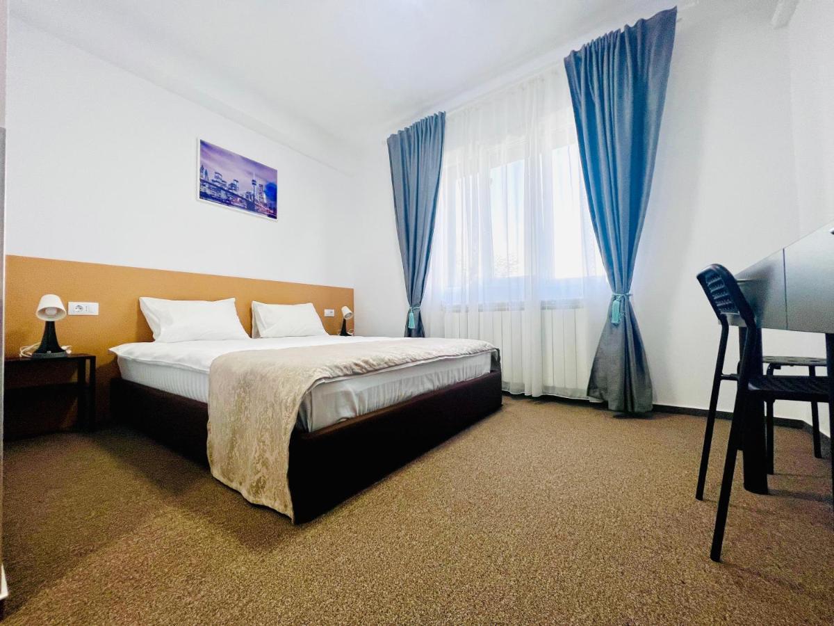 Stef Rooms Tirgu Frumos Exterior foto